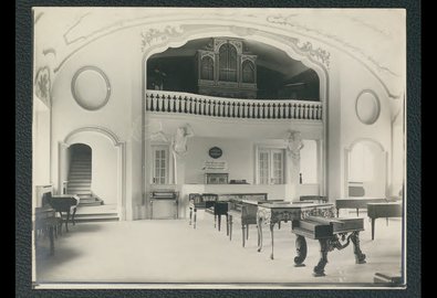 Deutsches_Museum._Ausstellungsraum_Musikinstrument