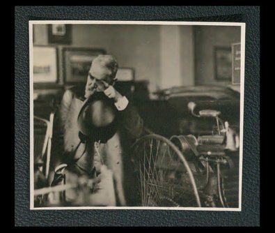 Miller_in_der_Kraftfahrzeughalle_des_Deutschen_Mus