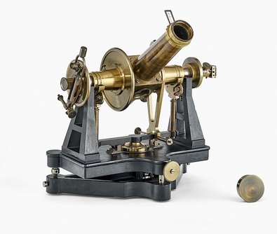csm_Sammlungen_Astronomie_Durchgangsinstrument_67129_20170524_002.jpg